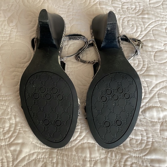 Franco Sarto high heeled embellished sandal, size 8 1/2 - Picture 5 of 8